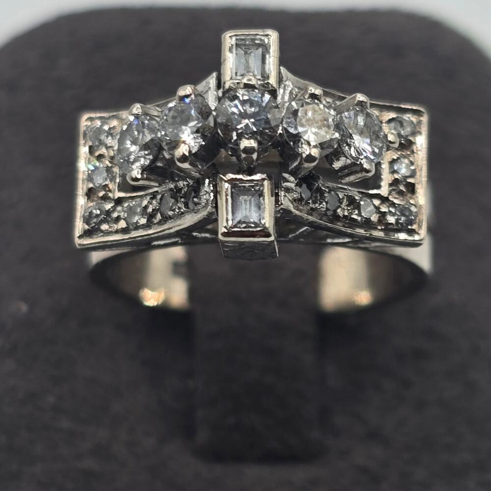 9K White Gold Multi-Diamond Ring Round & Baguette Diamonds Size 5.5